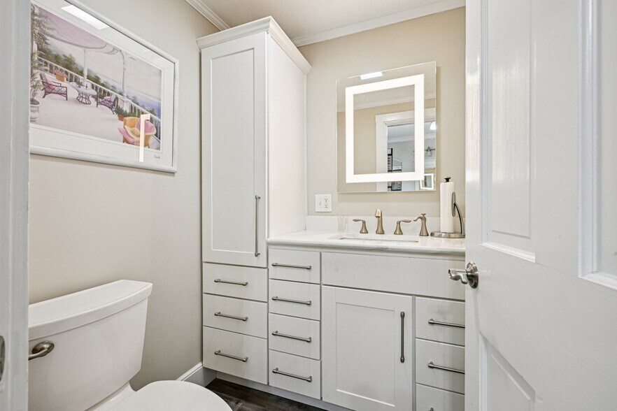 More Photos Of 327 Central St, Saugus Office For Sale