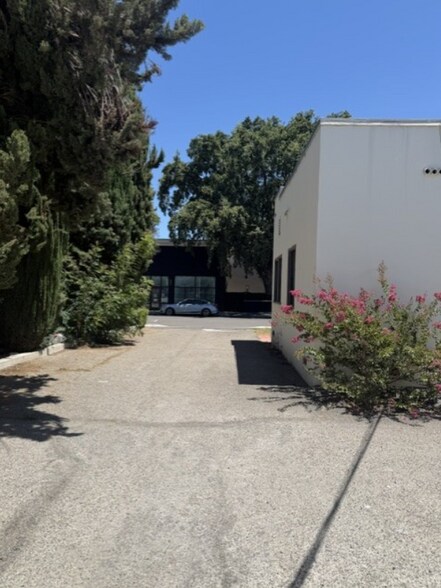 More Photos Of 1003 A St, Tracy Freestanding For Sale