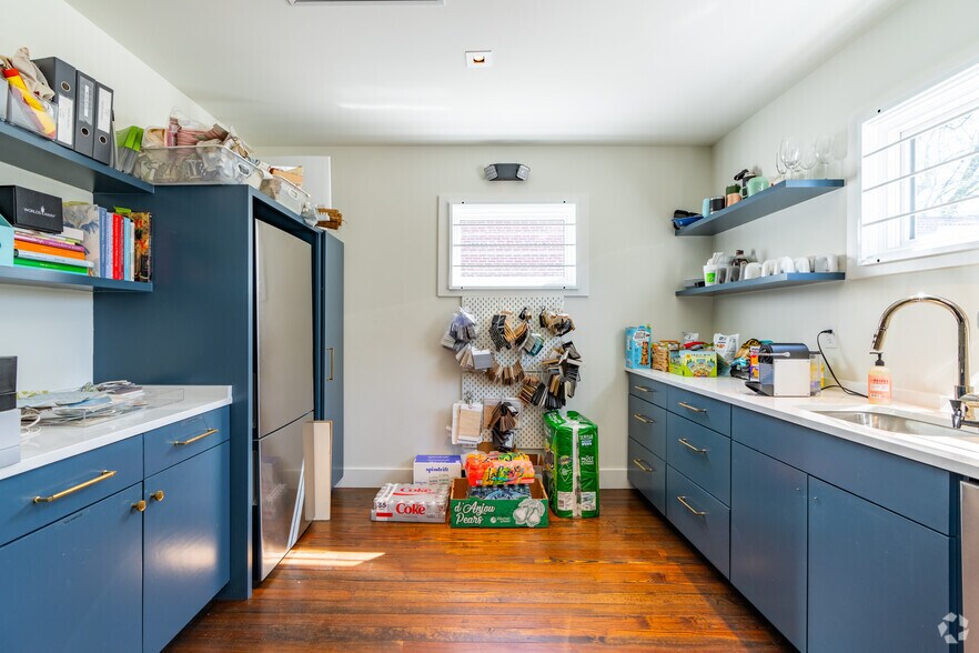 More Photos Of 2537 Broad Ave, Memphis Storefront For Sale