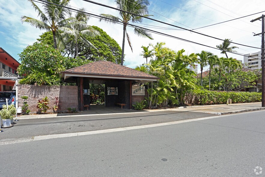 More Photos Of 817-821 Hausten St, Honolulu Restaurant For Lease