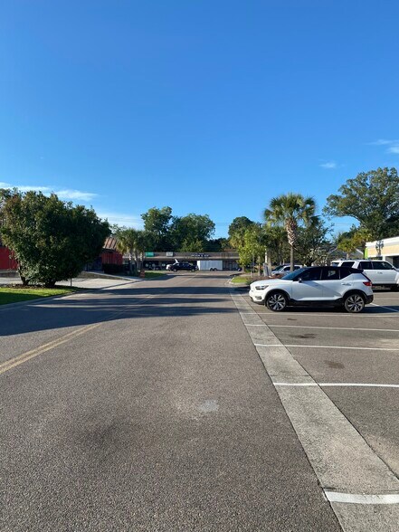 More Photos Of 1662 Savannah Hwy, Charleston Freestanding For Lease