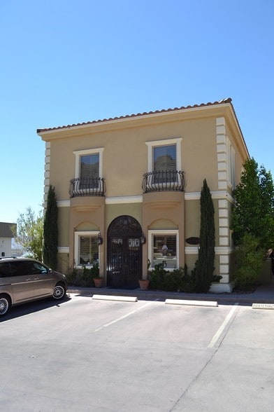 More Photos Of 154 N Festival Dr, El Paso Office For Sale