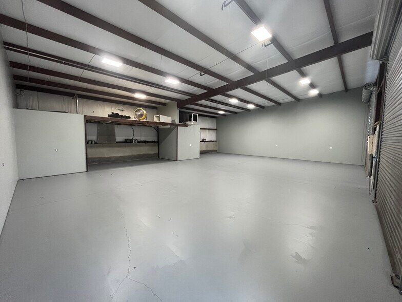 More Photos Of 22108 Hwy 71 W, Spicewood Light Manufacturing For Lease