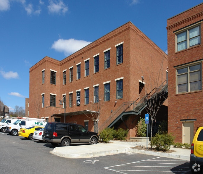 More Photos Of 5870 Charlotte Ln, Cumming Storefront Retail Office For Sale