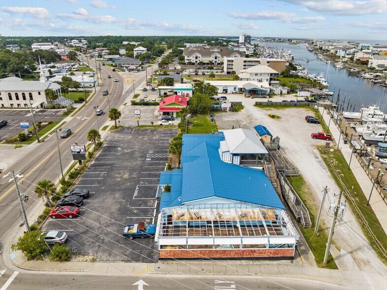 More Photos Of 300 N Lake Park Blvd, Carolina Beach Restaurant For Lease