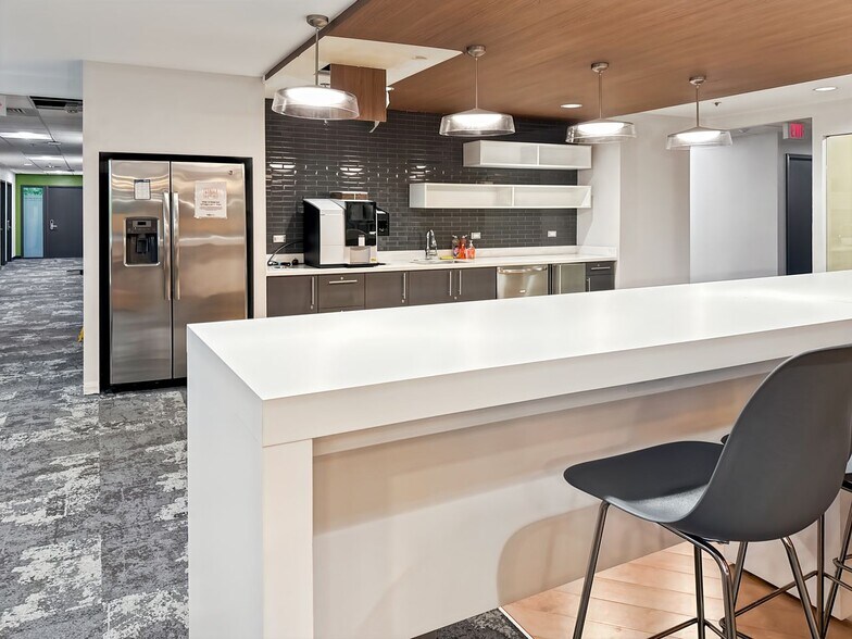 More Photos Of 6701 Democracy Blvd, Bethesda Coworking Space
