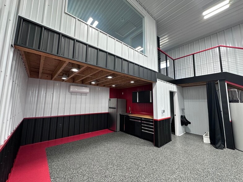 More Photos Of 6903 Backcountry Ave, Billings Distribution For Lease