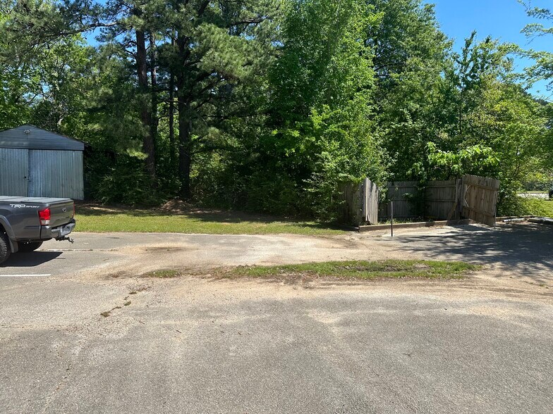 More Photos Of 2718 Gilmer Rd, Longview Restaurant For Sale