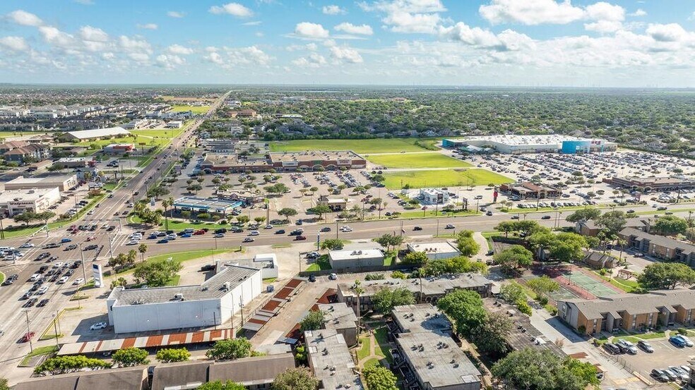 More Photos Of 5506 Saratoga Blvd, Corpus Christi Restaurant For Lease