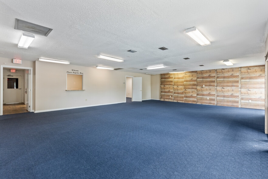 More Photos Of 260 S Marion Ave, Lake City Medical For Lease