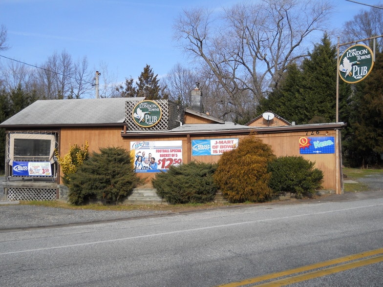 More Photos Of 726 Londontown Rd, Edgewater Restaurant For Sale