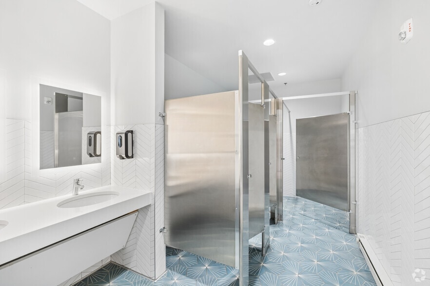 More Photos Of 1630 Welton St, Denver Office For Sale