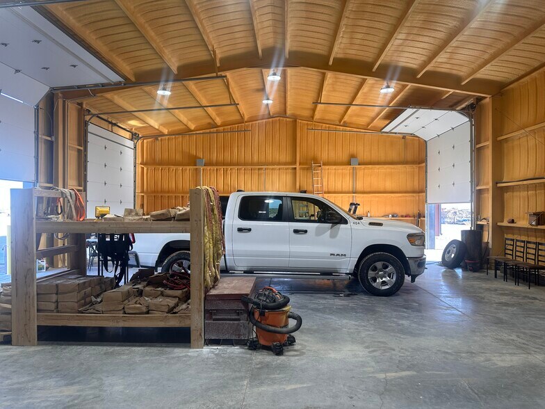 More Photos Of 482 County Road 132, Pecos Manufacturing For Lease