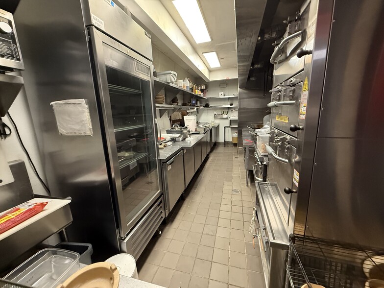 More Photos Of 318 Bedford Ave, Brooklyn Apartments For Lease