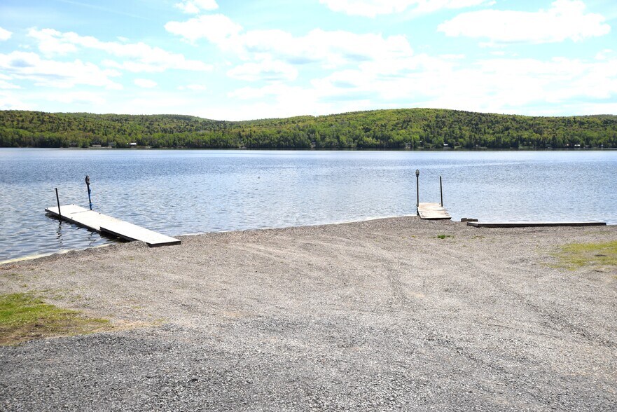 More Photos Of 109 Sinclair Rd, Sinclair Sports And Entertainment For Sale