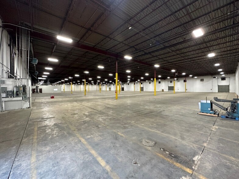 More Photos Of 4319-4363 Delp St, Memphis Distribution For Lease