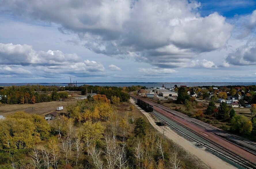 More Photos Of 1720 N Lincoln Rd, Escanaba Land For Lease