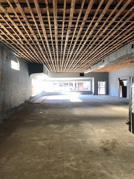 More Photos Of 8925 Main St, Needville Restaurant For Lease