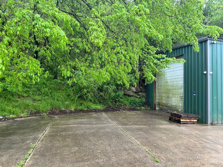 More Photos Of 404-406 Gulpha St, Hot Springs National Park Warehouse For Lease