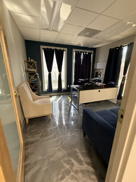 More Photos Of 767 E Brookhaven Cir E, Memphis Medical For Lease