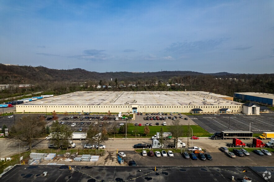 More Photos Of 2250 Roswell Dr, Pittsburgh Distribution For Lease