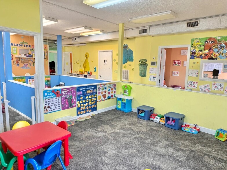 More Photos Of 3829 North Bend Rd, Cincinnati Office For Sale