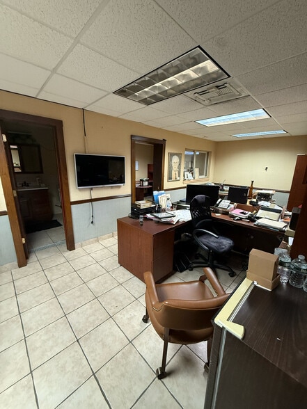 More Photos Of 7840 164th St, Fresh Meadows Apartments For Lease