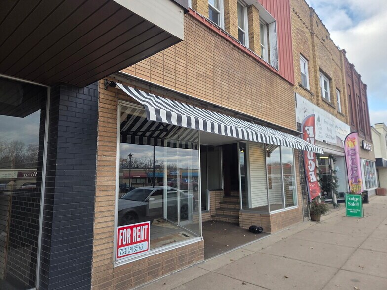 More Photos Of 111 N Rum River Dr, Princeton Storefront Retail Residential For Lease
