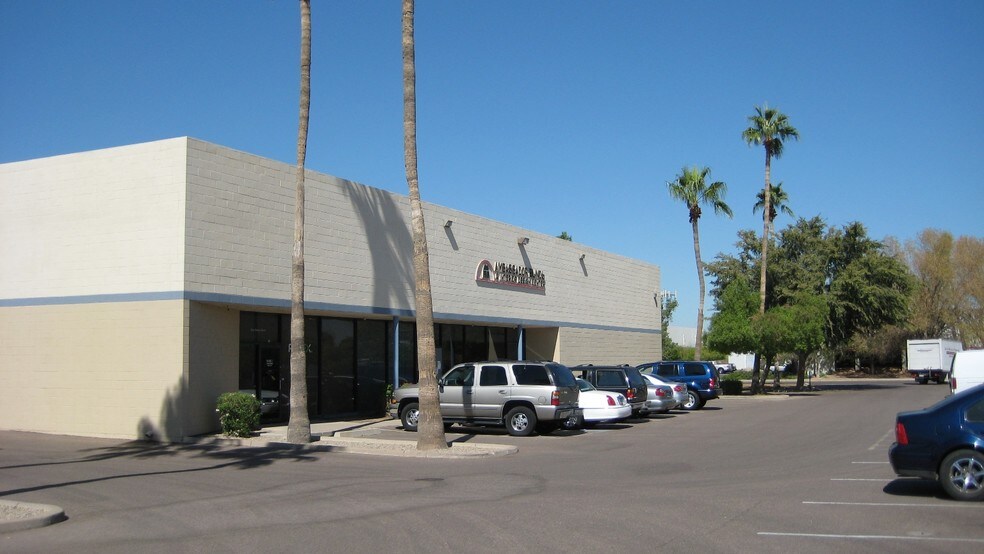 More Photos Of 3725 E Roeser Rd, Phoenix Warehouse For Lease