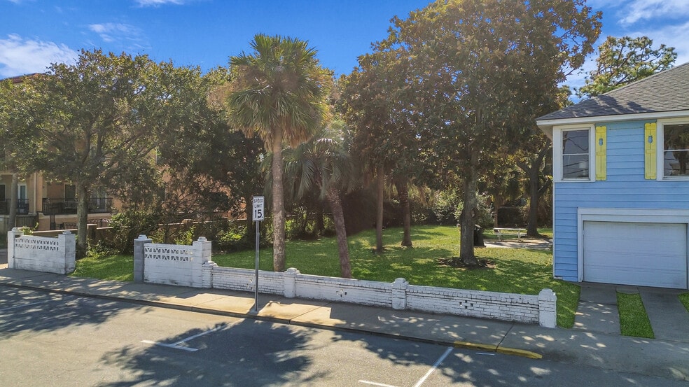 More Photos Of 15 15th St, Tybee Island Specialty For Lease