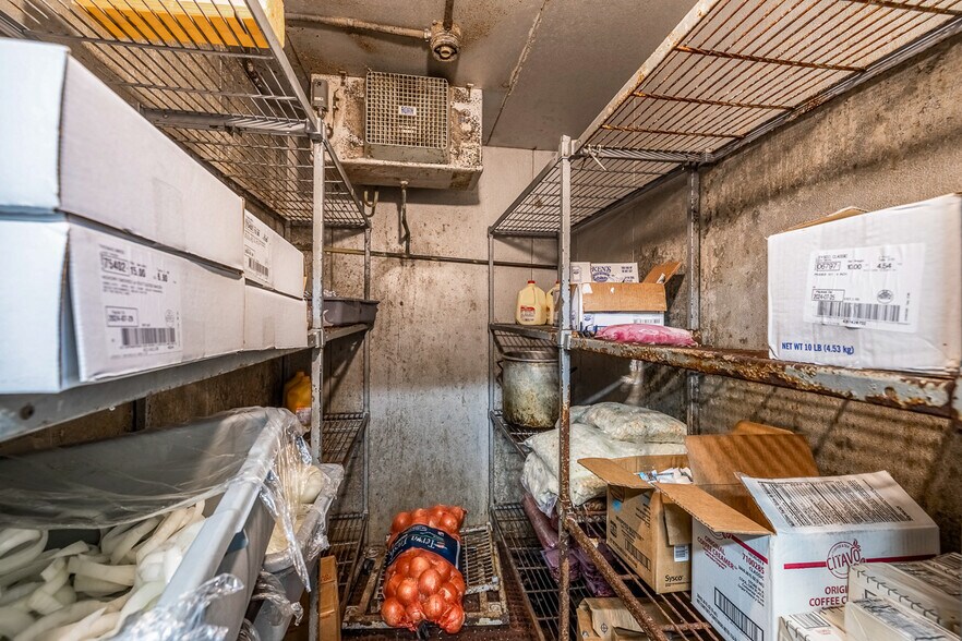 More Photos Of 497 E Blackstock Rd, Spartanburg Restaurant For Sale