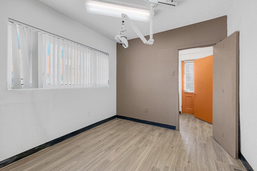 More Photos Of 5870 Rue Sherbrooke E, Montréal Office For Lease