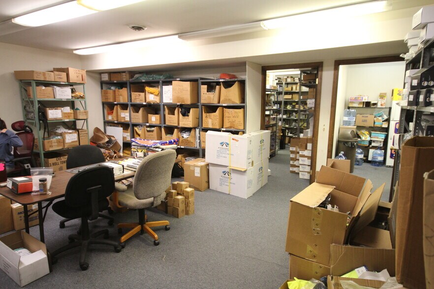 More Photos Of 537-539 Mantua Pike, Woodbury Flex For Sale