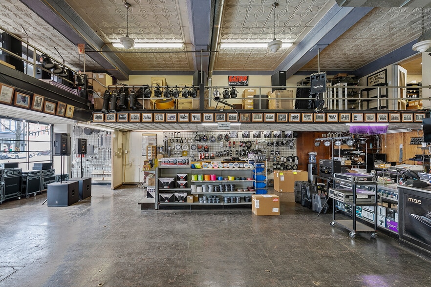 More Photos Of 310 W Broad St, Richmond Storefront For Sale