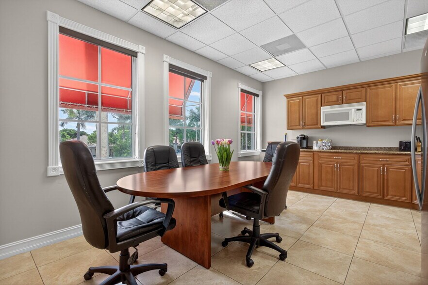 More Photos Of 5521 N University Dr, Coral Springs Office For Sale