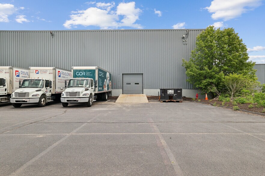 More Photos Of 90 Commerce Way, Woburn Unknown For Lease