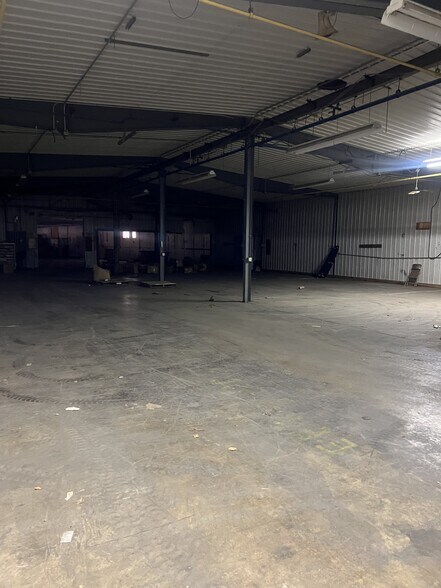 More Photos Of 105 Curtis st, Richland Warehouse For Sale