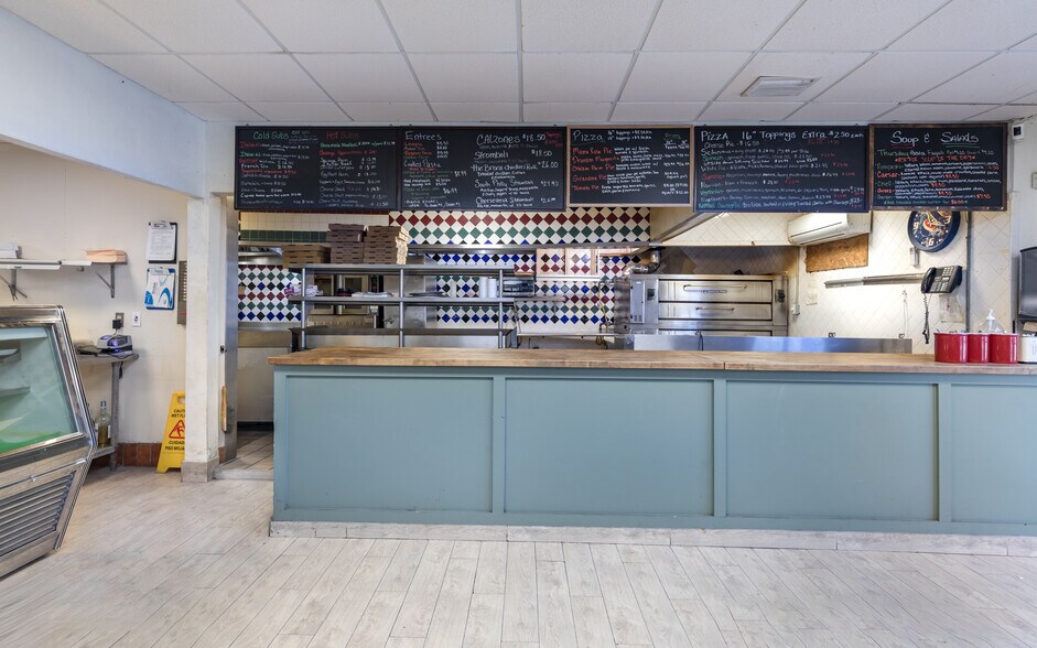 More Photos Of 916 SE 14th Ave, Cape Coral Restaurant For Sale