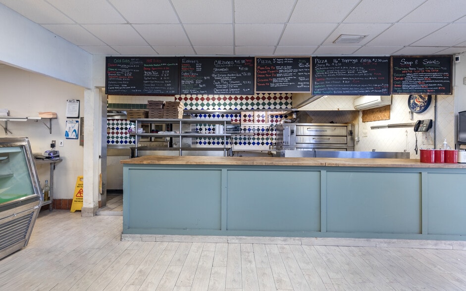 More Photos Of 916 SE 14th Ave, Cape Coral Restaurant For Sale