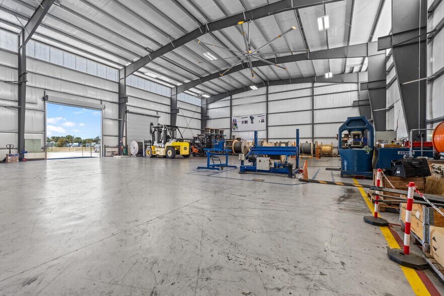 More Photos Of 2023 Humble Westfield Rd, Houston Warehouse For Sale