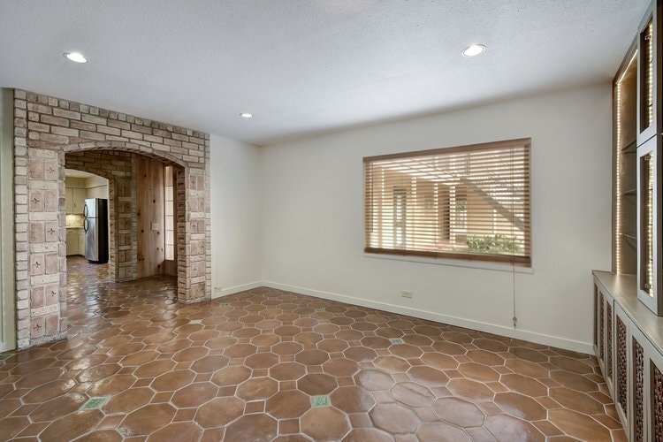 More Photos Of 1803 La Sombra Dr, San Antonio Apartments For Sale