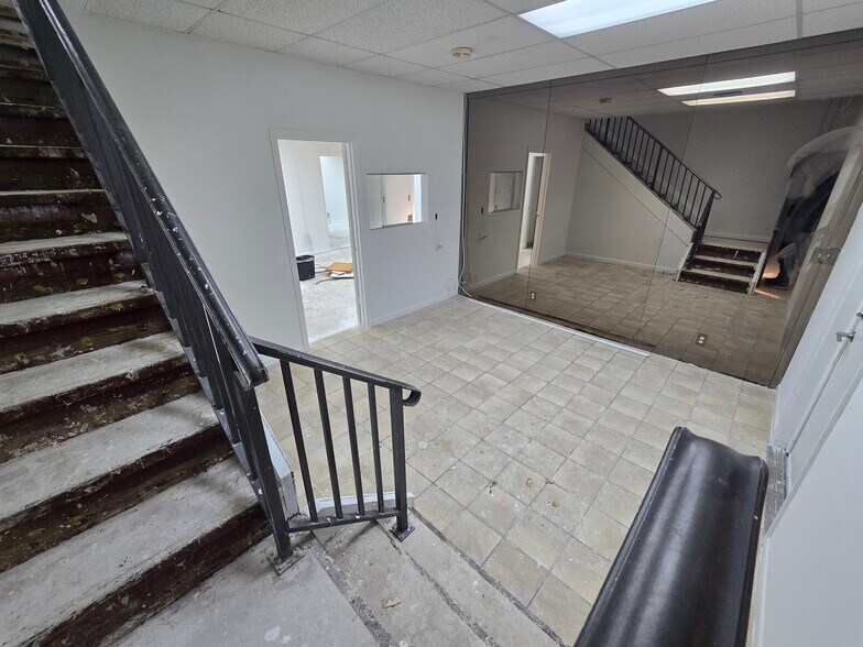 More Photos Of 7800 W Oakland Park Blvd, Sunrise Medical For Sale