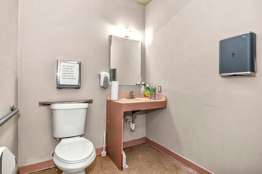 More Photos Of 5245 Schaefer Rd, Dearborn Medical For Sale