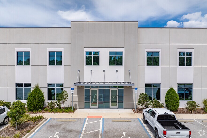 More Photos Of 2500 Lakepointe Pky, Odessa Warehouse For Lease