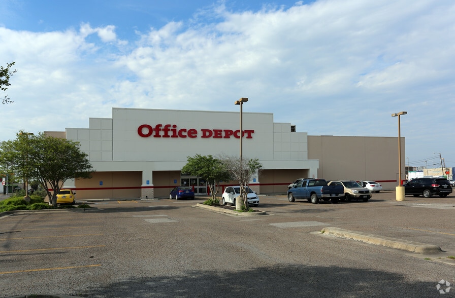 More Photos Of 1737 S Staples St, Corpus Christi Freestanding For Lease