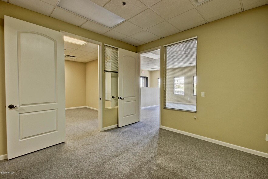 More Photos Of 16853 E Palisades Blvd, Fountain Hills Office For Lease