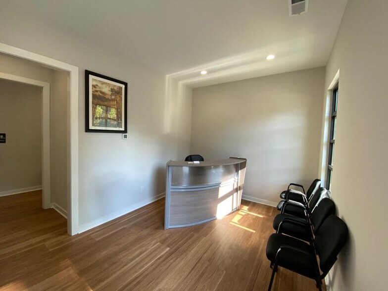 More Photos Of 6110 McFarland Station Dr, Alpharetta Medical For Lease