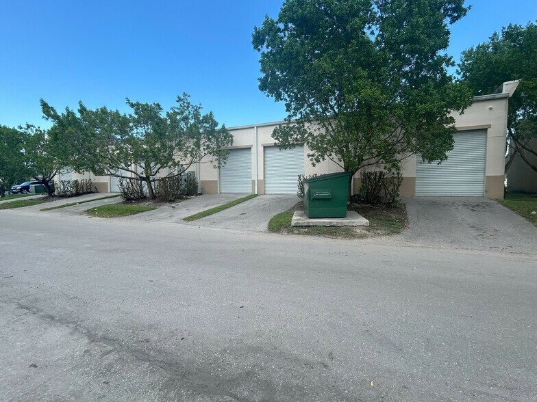 More Photos Of 12285 Collier Blvd, Naples Storefront Retail Office For Sale