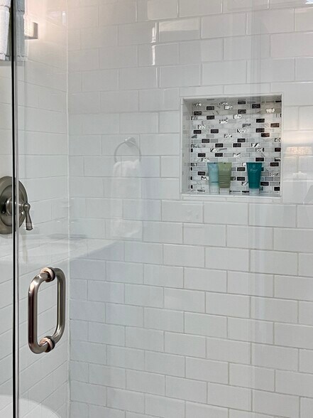 More Photos Of 3063 Bristol Rd, New Harbor Hospitality For Sale