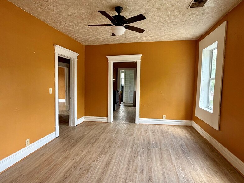 More Photos Of 484 Route 302, West Van Lear Specialty For Sale